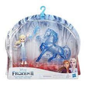 HASBRO SET MUÑECOS ELSA CON NOKK QUE NADA Y CAMINA